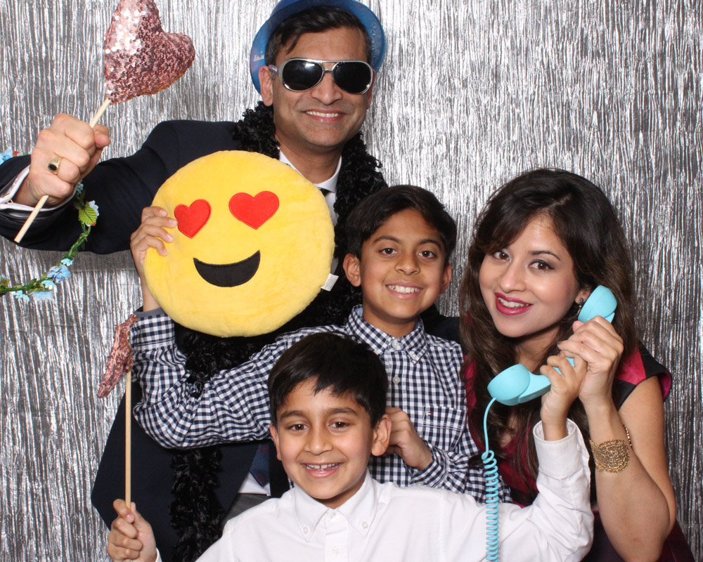 B'not Mitzvah Photobooth | Giggle and Riot