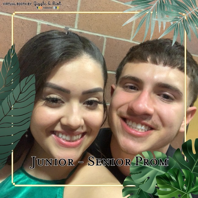 girl and boy smile for prom virtual photbooth