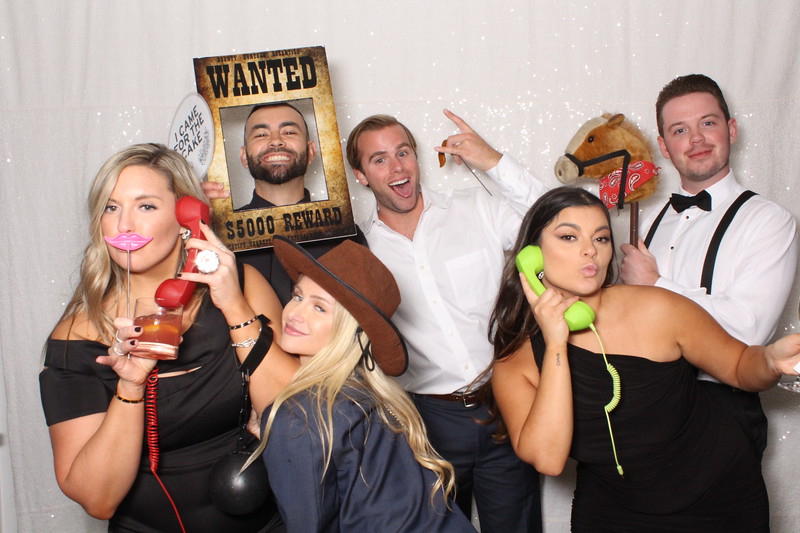 Entertainment photo booth 